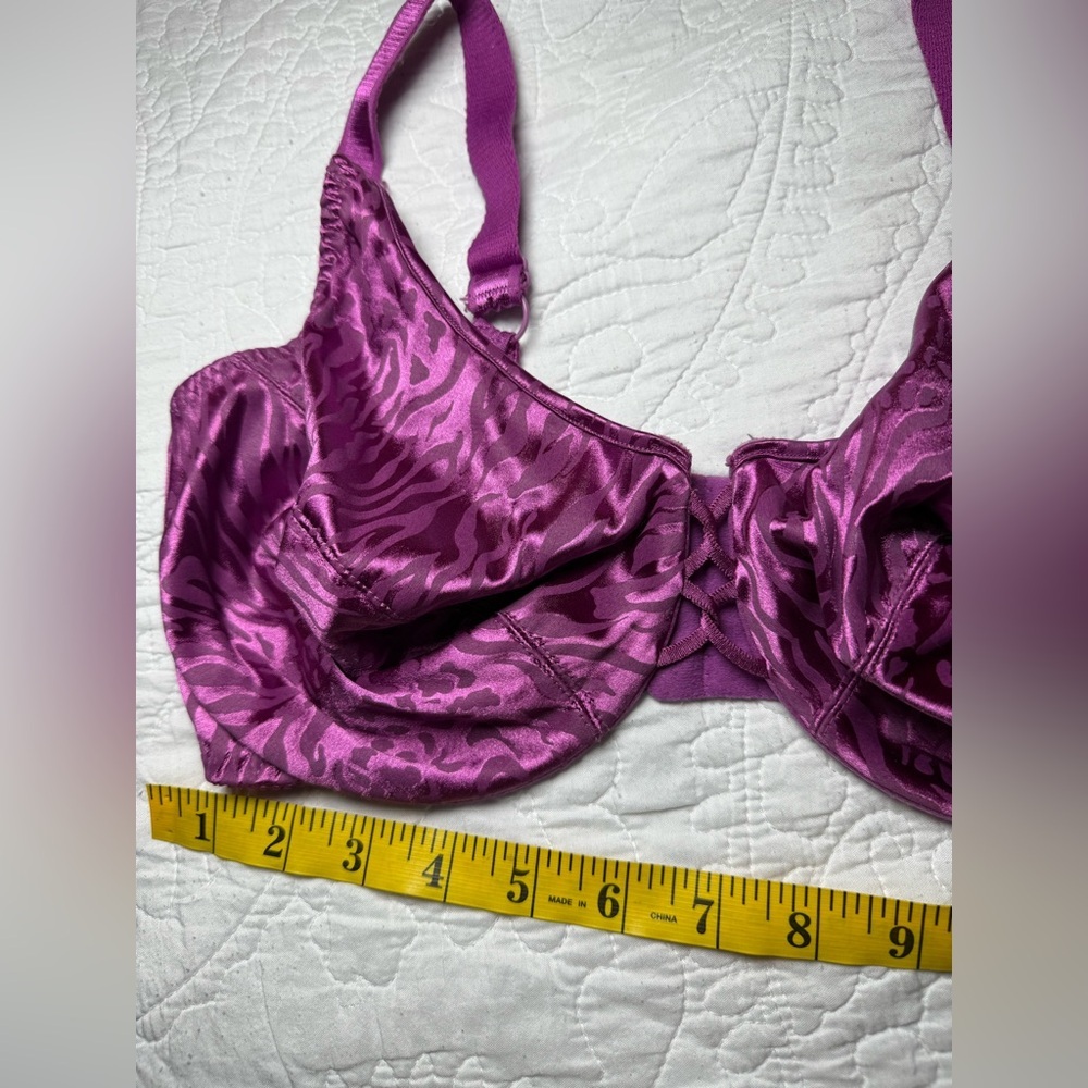 Vassarette 38DD Purple Zebra‎ Lingerie Bra